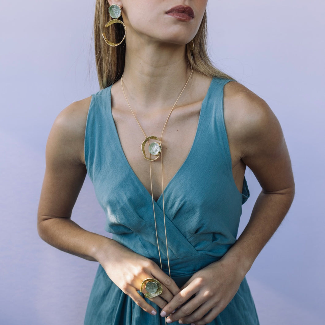 ESSENCE NECKLACE